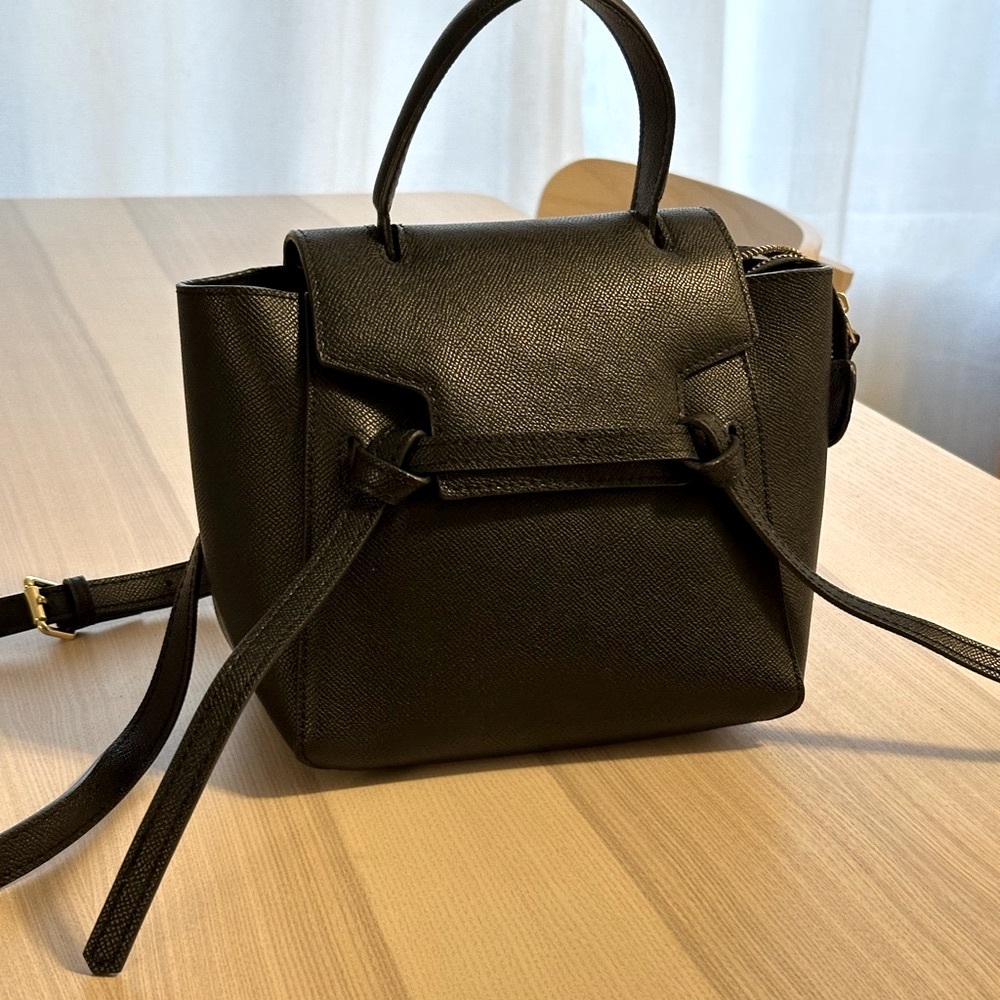 Elegant leather purse